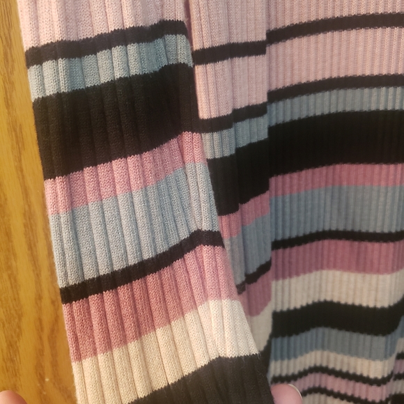 Gorgeous, long sleeve, cardigan. Open front, 2 pockets. Excellent condition - Picture 4 of 7